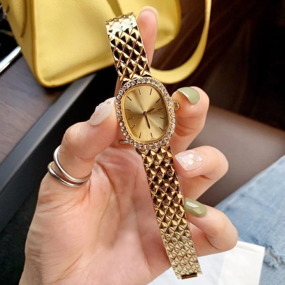 Luxury Women Watches Top Brand Gold Lady Watch 25 mm Owalny Ovel Dial Zespół ze stali nierdzewnej na rękę dla kobiet w Walentynce Mot285h