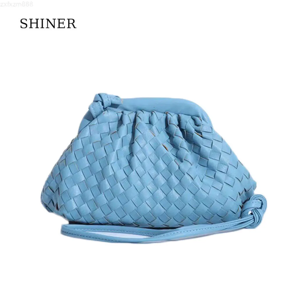 Liten Hobo Bag Luxury Cloud Pu Mini flätat rep läder kosmetiska handgjorda modeväskor med knut 3127
