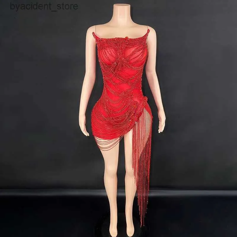 Urban Sexy Dresses Sexig show Stage Wear Red Sparkly Rhinestones fringes mesh se genom kort klänning kvinnor firar födelsedag bröllop kväll klänning l240309