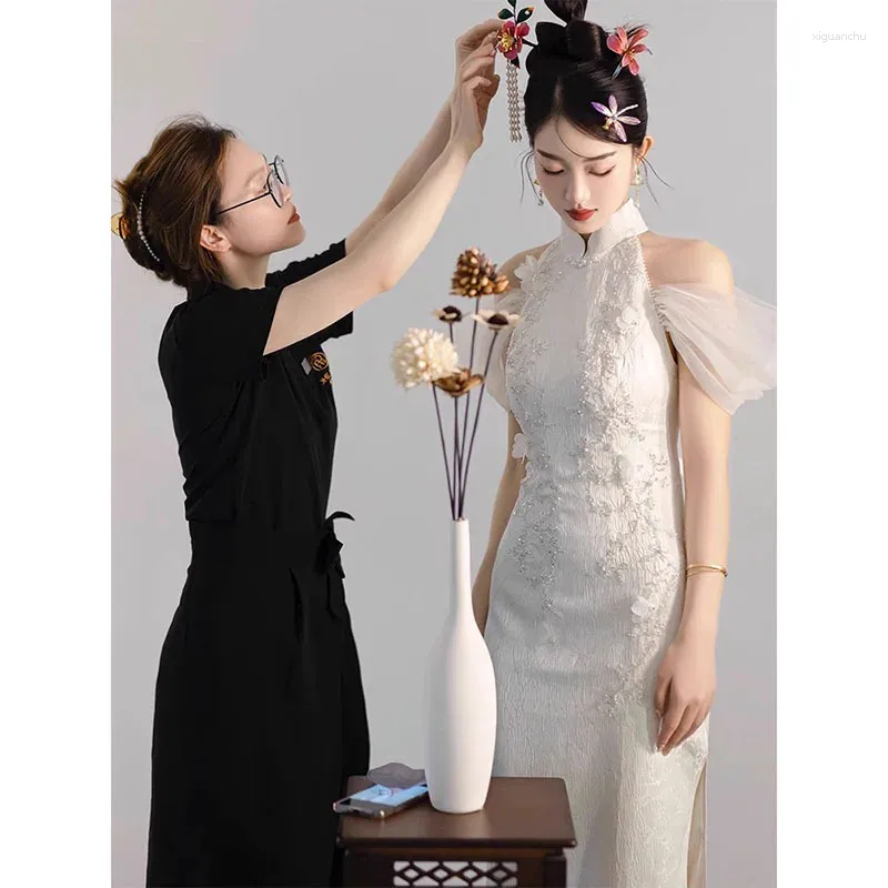 Etniska kläder kinesiska klänningar vita qipao av ​​axel cheongsam kvinnor förbättrade bankettklänning lång vestidos formell festklänning