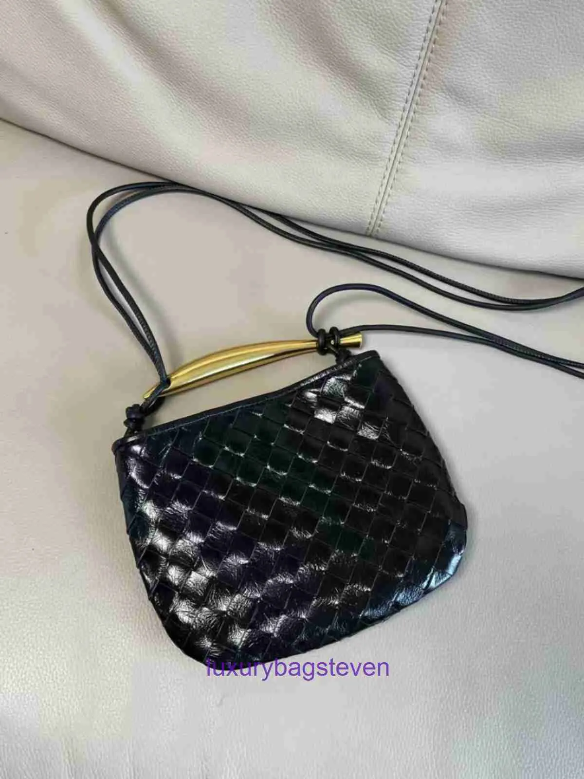 Negozio online di borse tote sardine di Bottgs's Vents del designer di lusso Nuova borsa piccola intrecciata in vera pelle di vacchetta Manico piccolo in metallo a spalla singola con logo reale