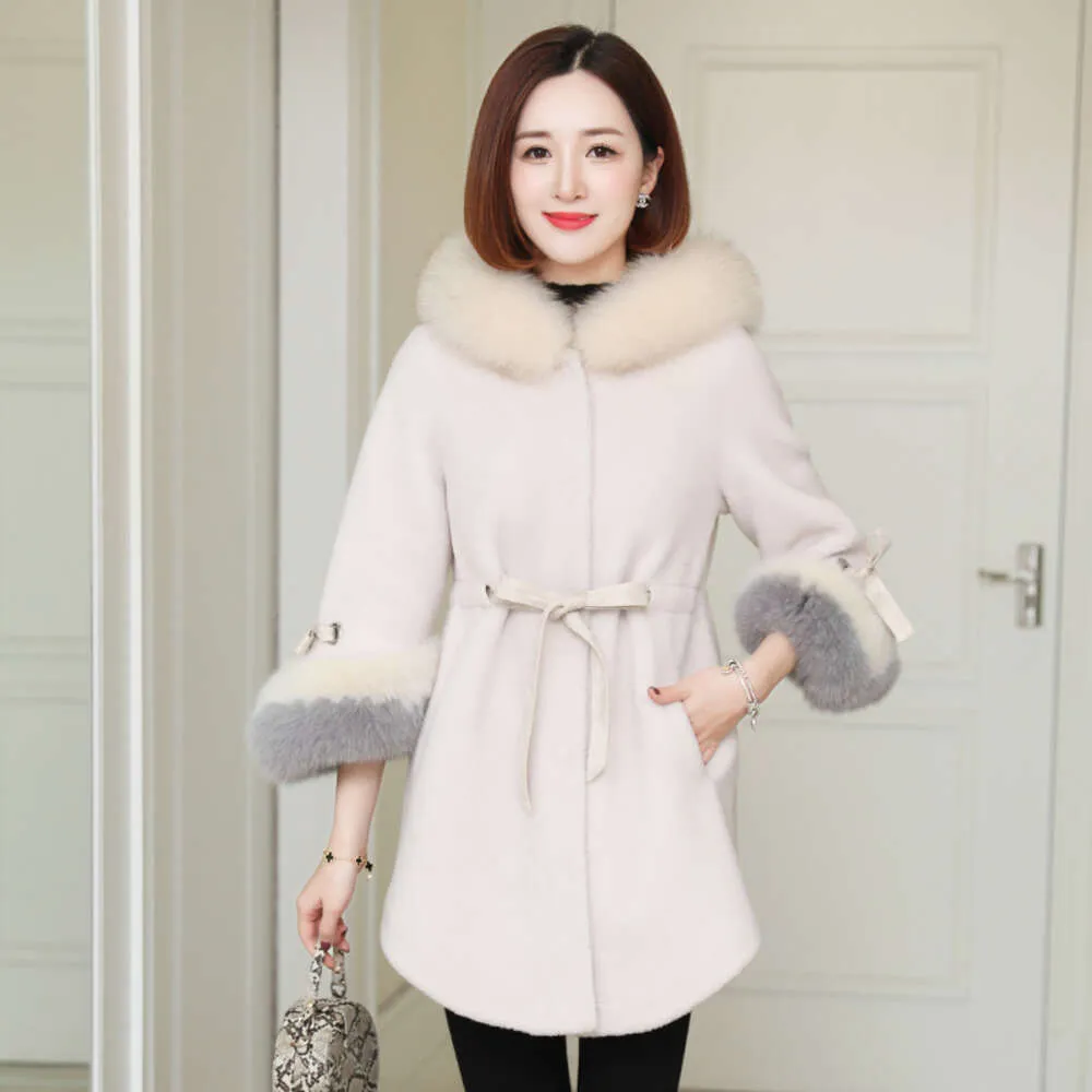 Partikelfår Cut Fleece New Women's Mid Length 7/4 Sleeve Korean Edition Lace Up Fox Collar Hooded pälsbeläggning 321939