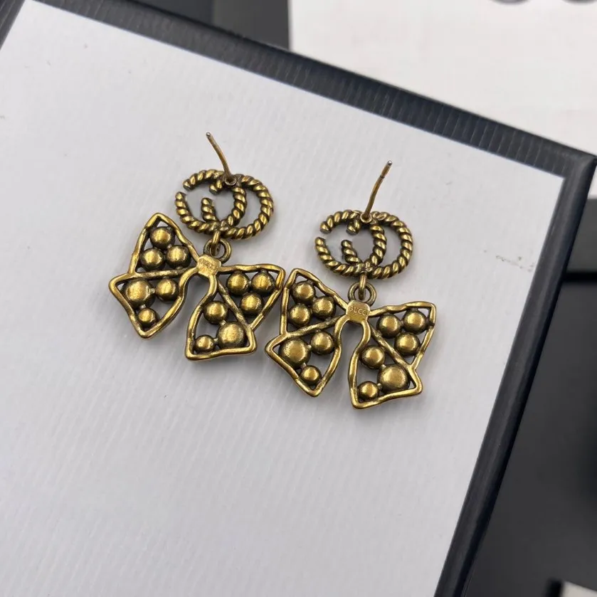 2022 new butterfly earrings for women's fashion with metal earrings261Z