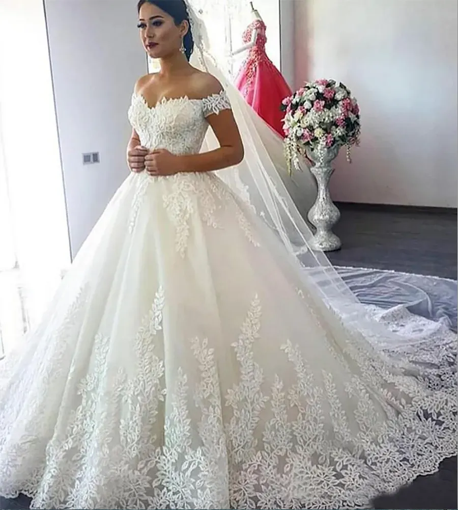 Abiti da sposa africani in pizzo vintage con spalle scoperte 2024 Plus Size Sweep Train Lace Up Abiti da sposa bianchi per abiti da sposa country da giardino