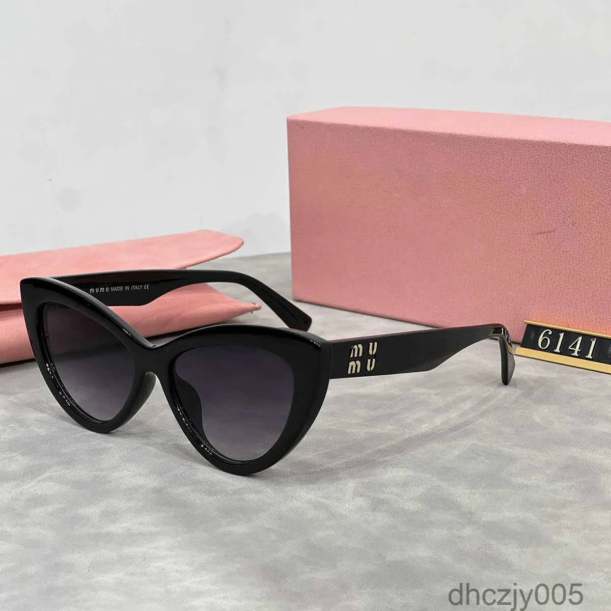 Femmes Designer Lunettes de soleil Classique Mu Cat Eye Ovale Design Voyage en plein air Photo Casual 5 couleurs disponibles QWCC QWCC KXBM BC46