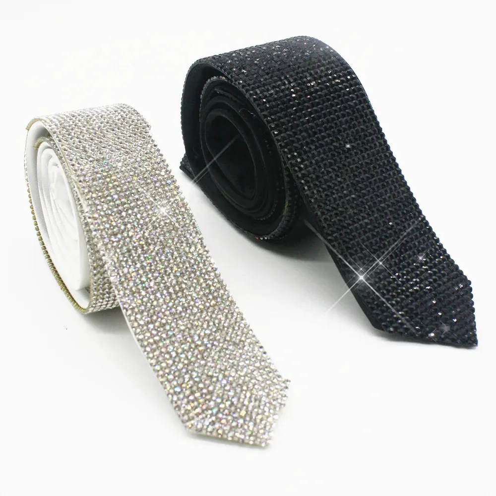 Collier cravate en strass cristal Laser noir fait à la main, pour spectacle, fête de mariage, bal 240309