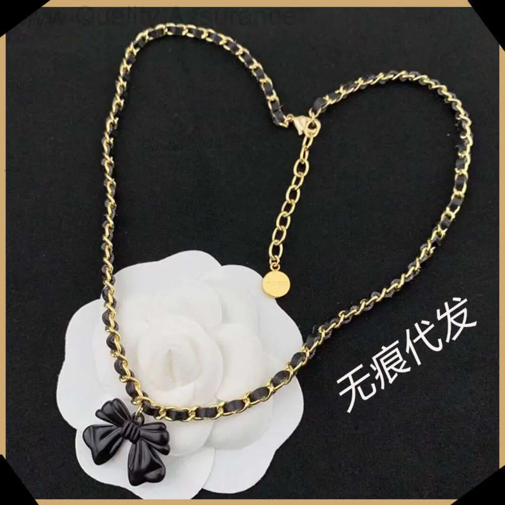 Designer Mui Mui Necklace Miao Jiaqius Three-dimensional Bow Leather Necklace with a Simple and Sweet Double Layer Necklace Made of Brass Material