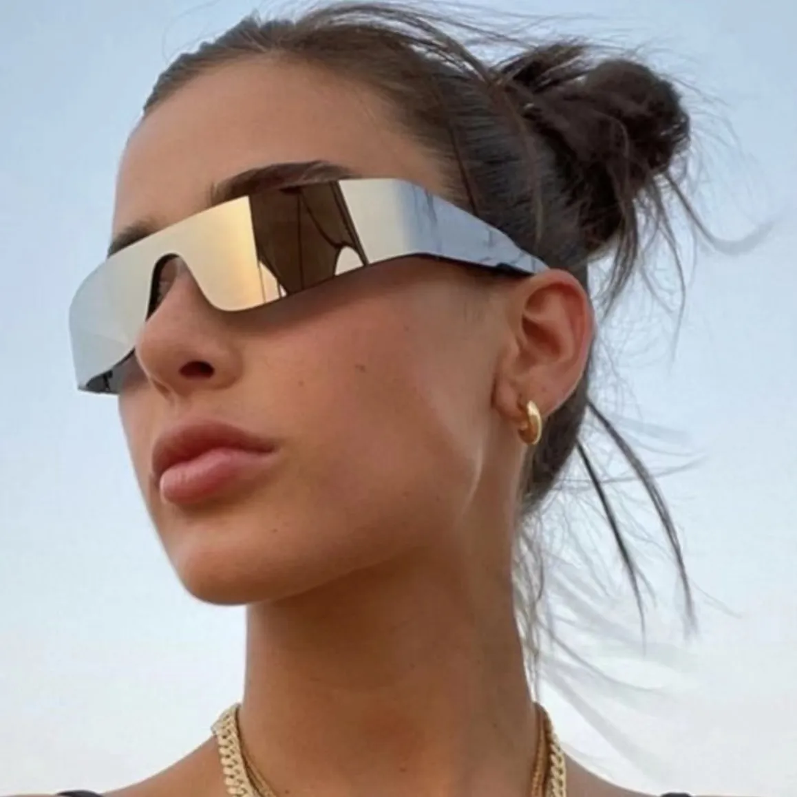 Zukünftige Punk-Sonnenbrille des Modedesigners für Männer und Frauen, sportlich und technologisch, modisch und schnell, Rahmen, integrierte Linse, keine Marke, dekorative Brille