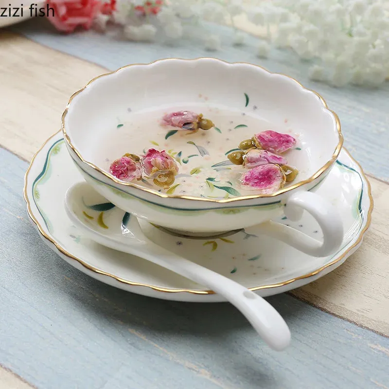 ONEUSTAR - Set di 2 tazze da caffè e piattino con cucchiaio, tazze da caffè da 226,8 g, in porcellana con finiture dorate, in confezione regalo, colore: Nero