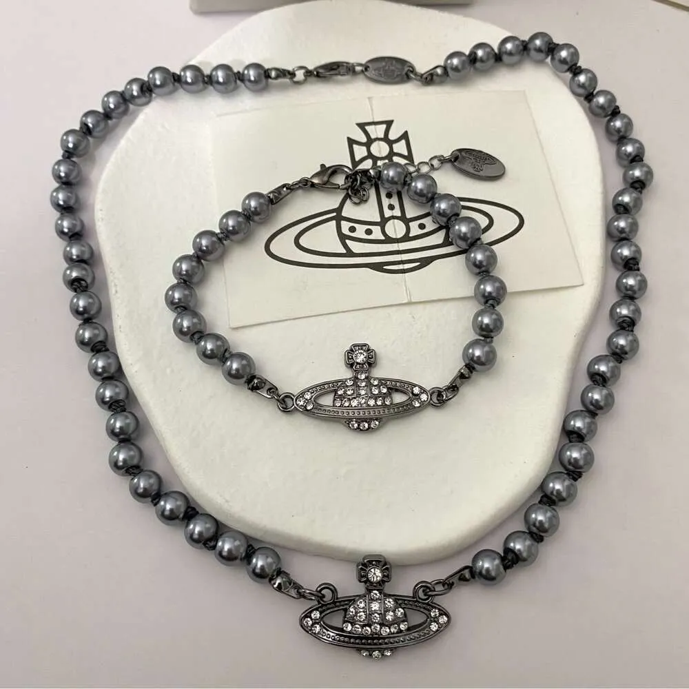 Viviennenes Westwoods Grey Pearl Saturn Naszyjnik z diamentami Rzadki wszechstronny łańcuch kołnierzyków biżuterii