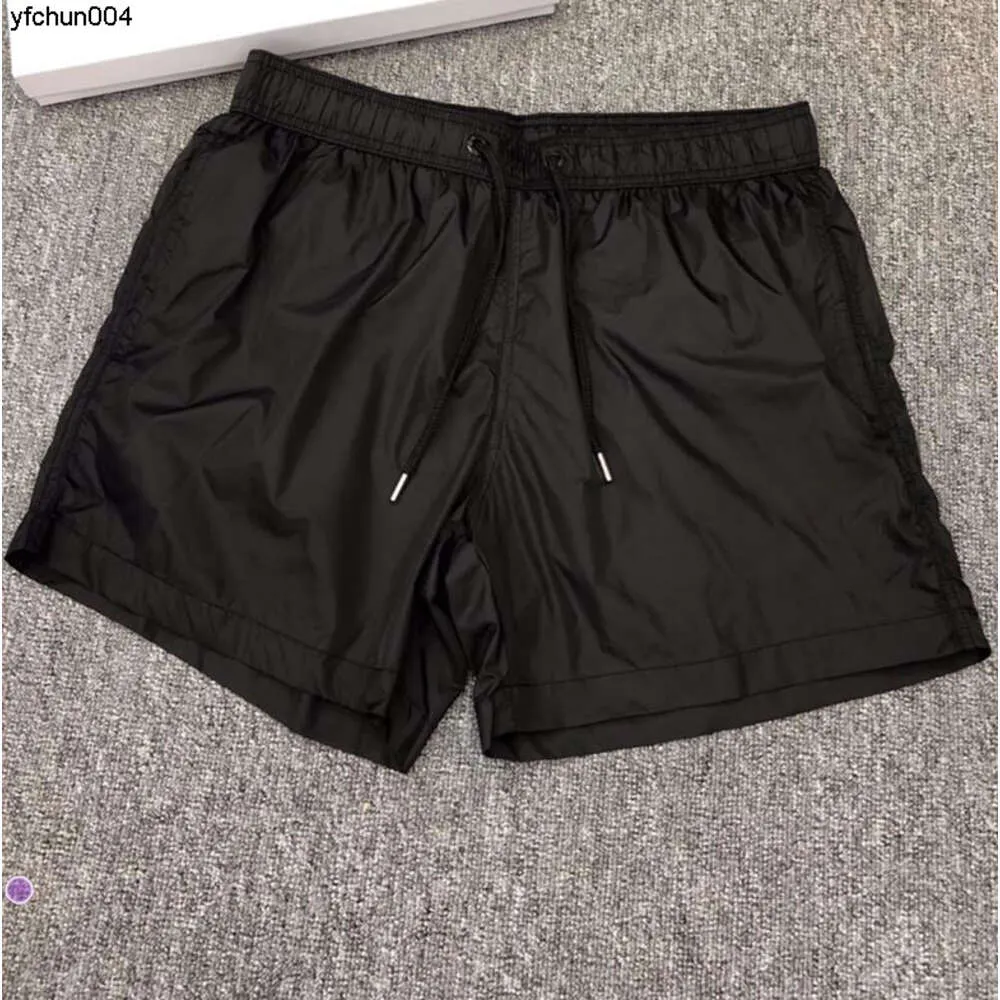 Summer Men Nylon Swim Shorts Fashion Designer Gentleman Side Pockets Swimear Boy Zipper Closure Back Pocket Tonal Drawcord Short Pants Yc32