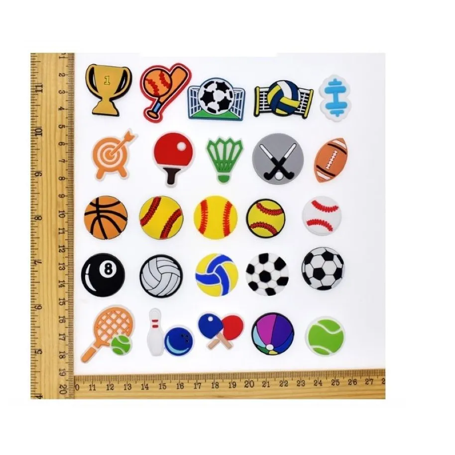 100pcs / lot balles football chaussures charmes accessoires décorations basket-ball dessin animé PVC croco jibitz boucle garçons enfants fête cadeau257f