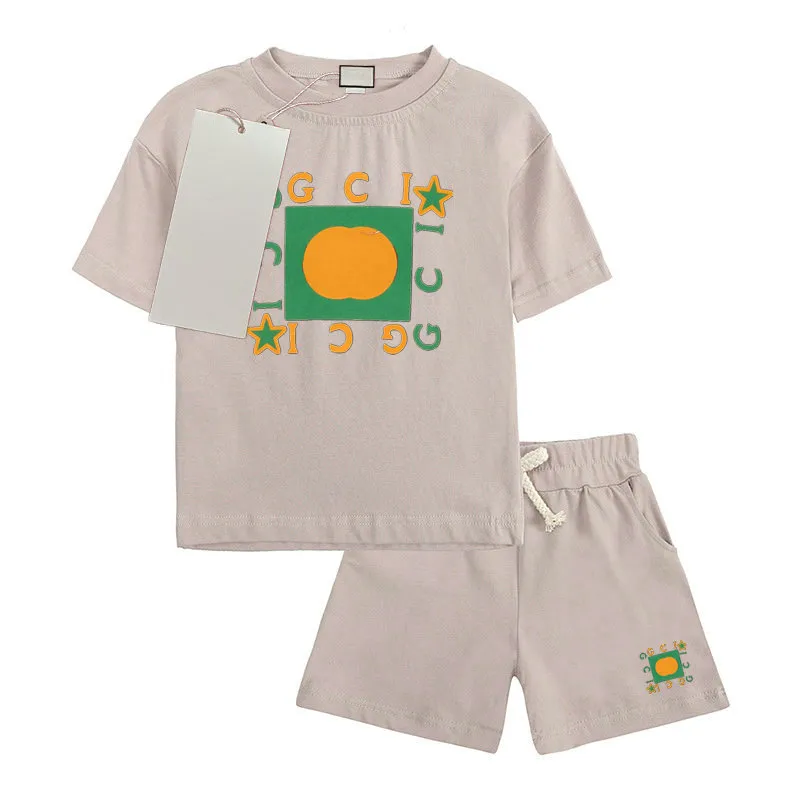 2 Styles Kids Clothing Sets Jungen Mädchen Tracksanzug Anzug Briefe Druck 2PCS Designer T-Shirt Short Hosen Anzüge Chidlren Casual Sport Kleidung 90-160 AAA