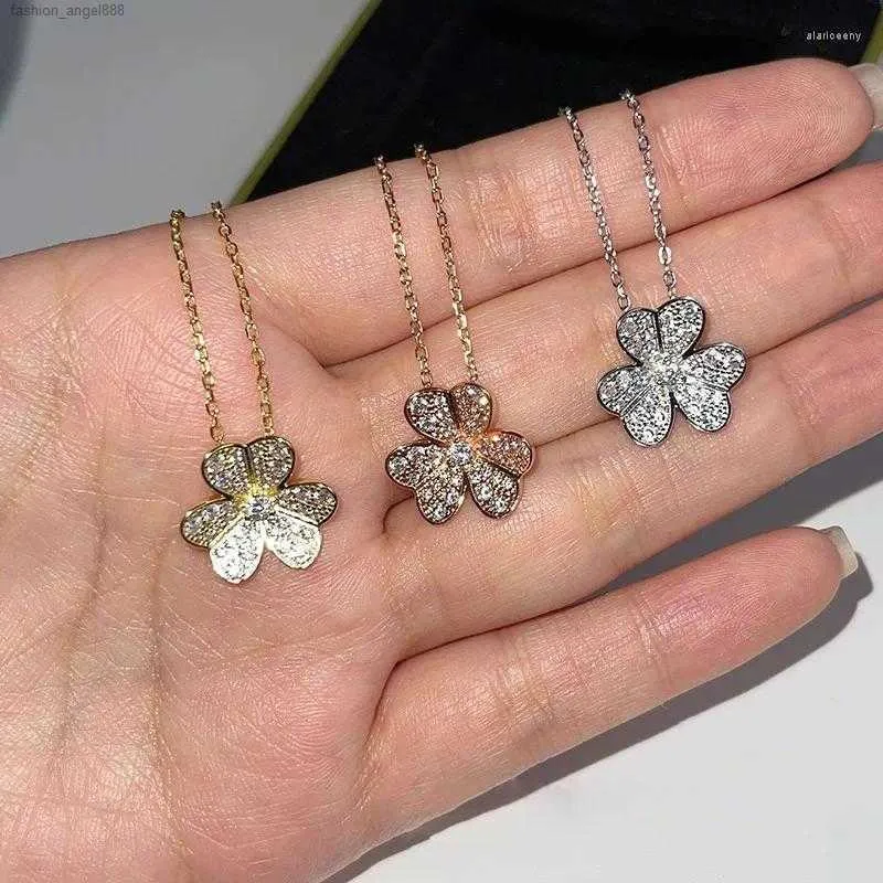 Pendants 925 Silver Full Diamond Clover Necklace For Women Europe And Usa Fashion Sweet Temperament Ladies Famous Brand Jewelry Gift