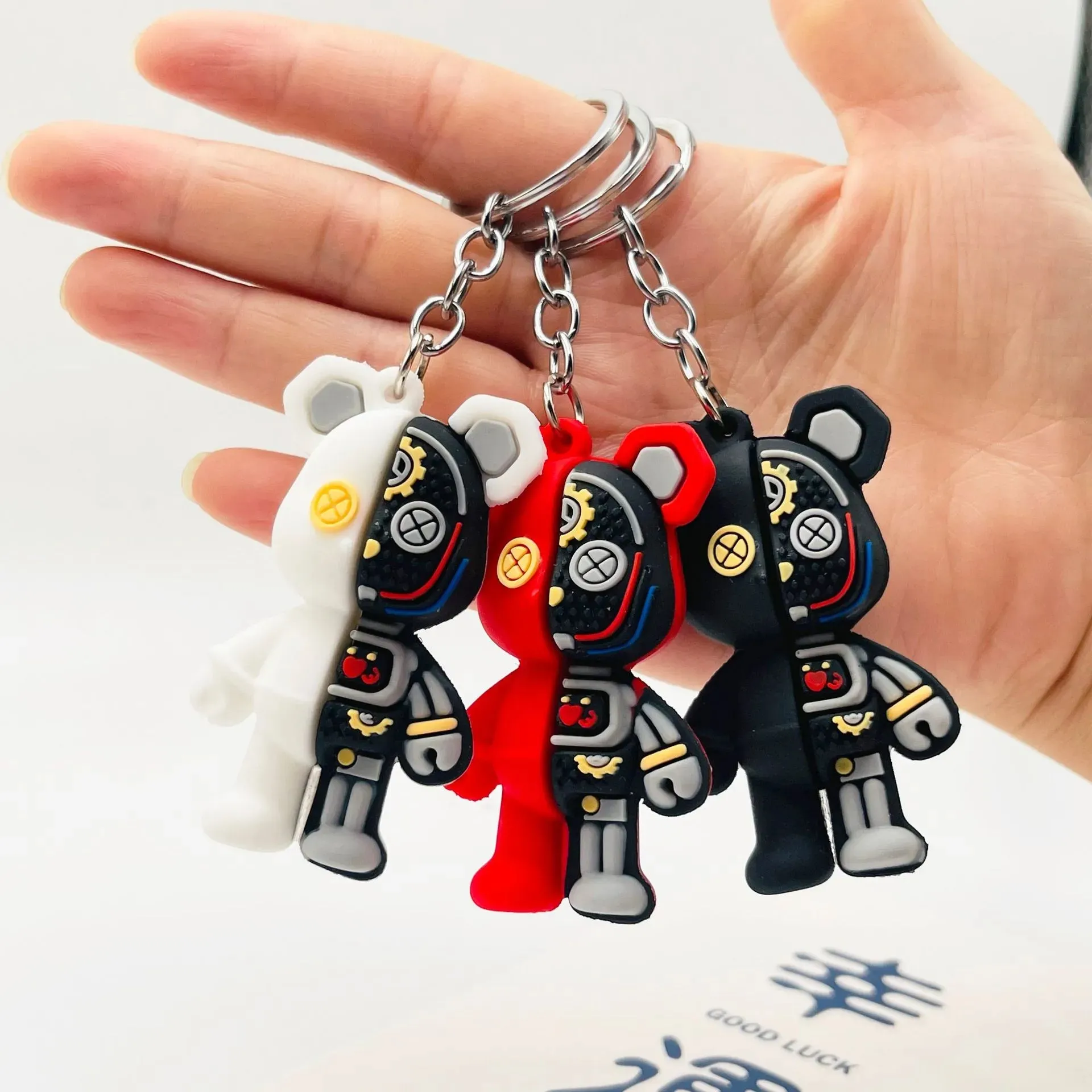 2024 PVC Robot Mechanical Bear Keychain Leather Key Chain for Men Car Key Women Handbag Pendant Fashion Punk Half Skull Body Keyring