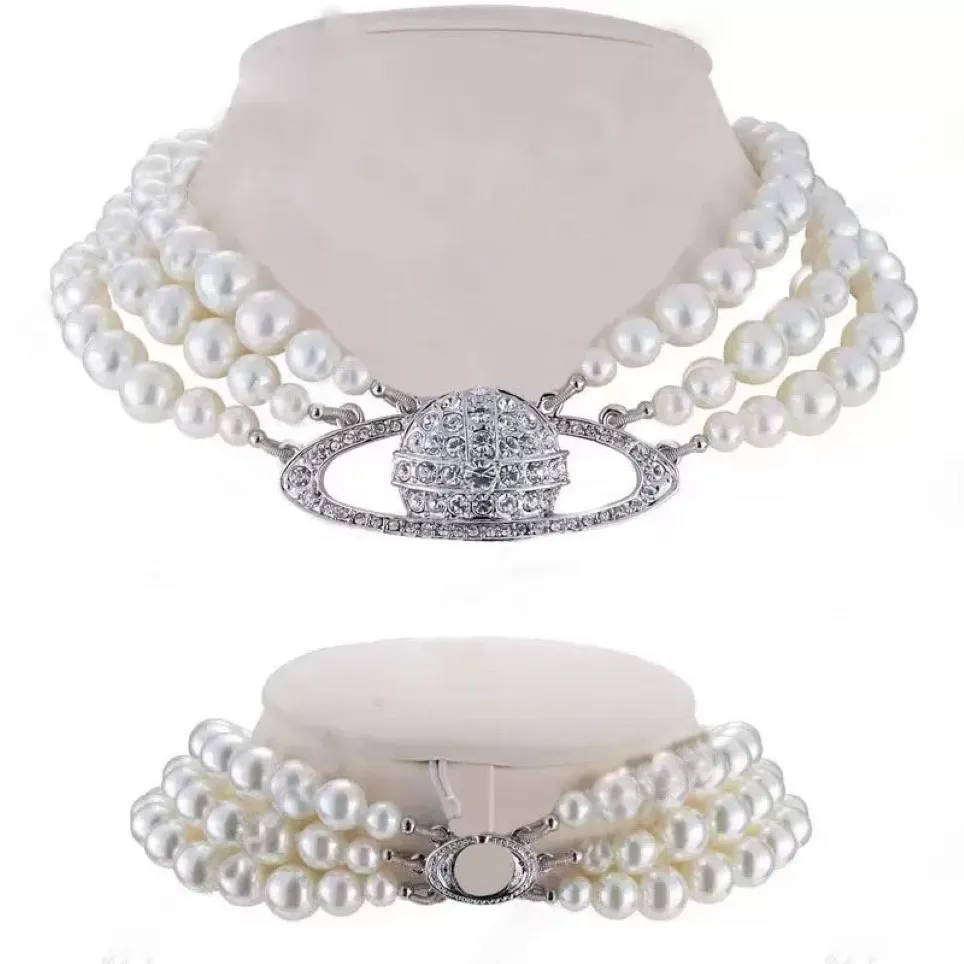 Collier de perles de luxe à la mode, rétro avancé, trois couches de perles brillantes, pendentif de perles saturne 268S