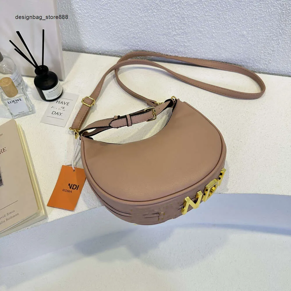 女性のためのデザイナー通勤バッグ高品質のファッショナブルなファッショナブルハイエンドアンダーアームレディース調整可能なストラップ