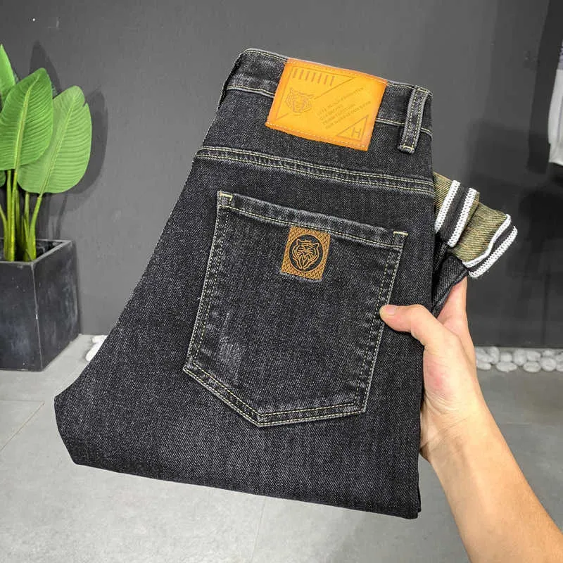 Jeans für Herren 2024 Frühling und Herbst Produkt Modetrend Stickerei Elastische Hautpflege Hochwertige Hose mit geradem Bein