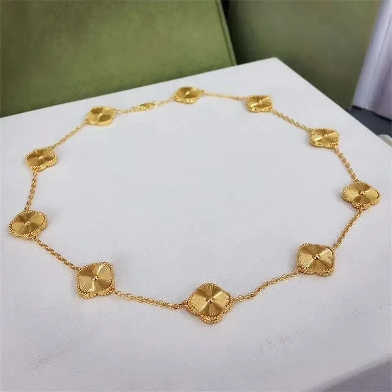 10 Motiv Clover Designer Halsband Diamond Neckor Luxury Jewelry Designer för kvinnor 18K Gold Silver Plated Shell 4/Four Leaf Clover Halsband Fashion Smycken