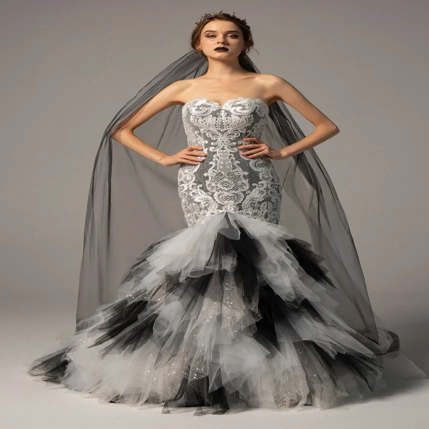 Svartvit elfenben sjöjungfru bröllopsklänningar klänningar gotiska älsklingar rufsar kjol formell brud klänning med färg anpassad2550