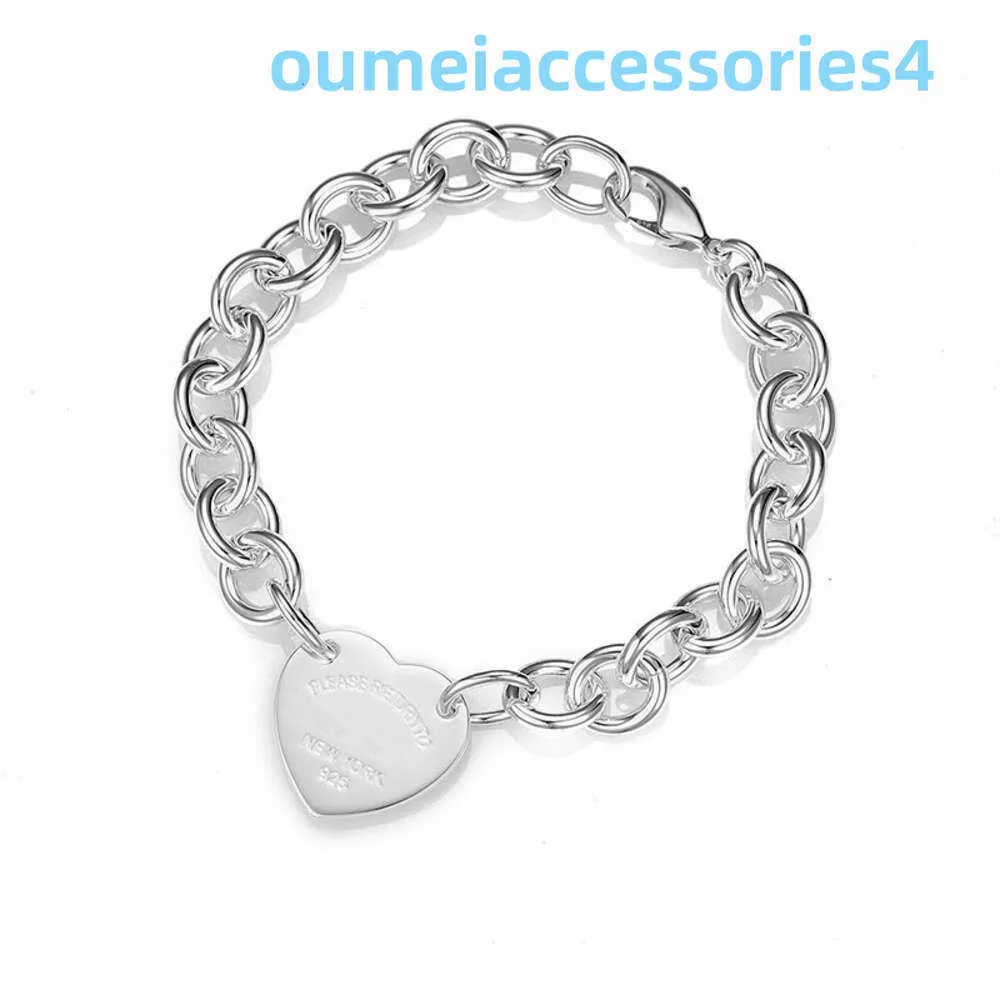 2024 Jewelry Designer Brand Bracelet Womens Thick Chain Fashion Grade Handcrafted Heart Shaped