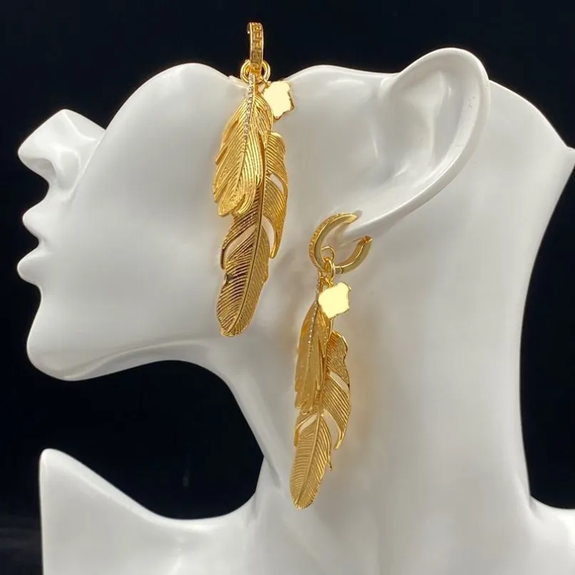 Feather Earrings Designer Earrings Women Mens Hoops Ver Earing Pendant Jewelry Love Luxury Studs Des Boucles Oreilles Hoops 220223318Y