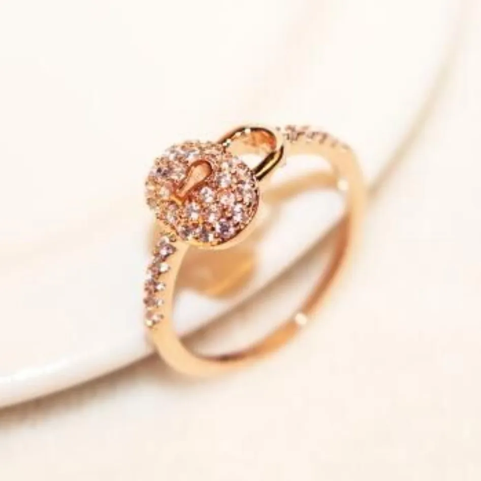 Luxury Cubic Zirconia Ring Rose Gold Plated Lock Charms Ring For Women Vintage Finger Ring Wedding Party Brud Costyme Jewelry247R