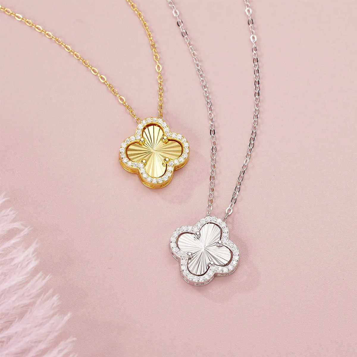 V Necklace Shangyying S925 Sterling Silver A Multi Band Clover Necklace Nisch Light Luxury High-End Design och Versatile CollarBone Chain
