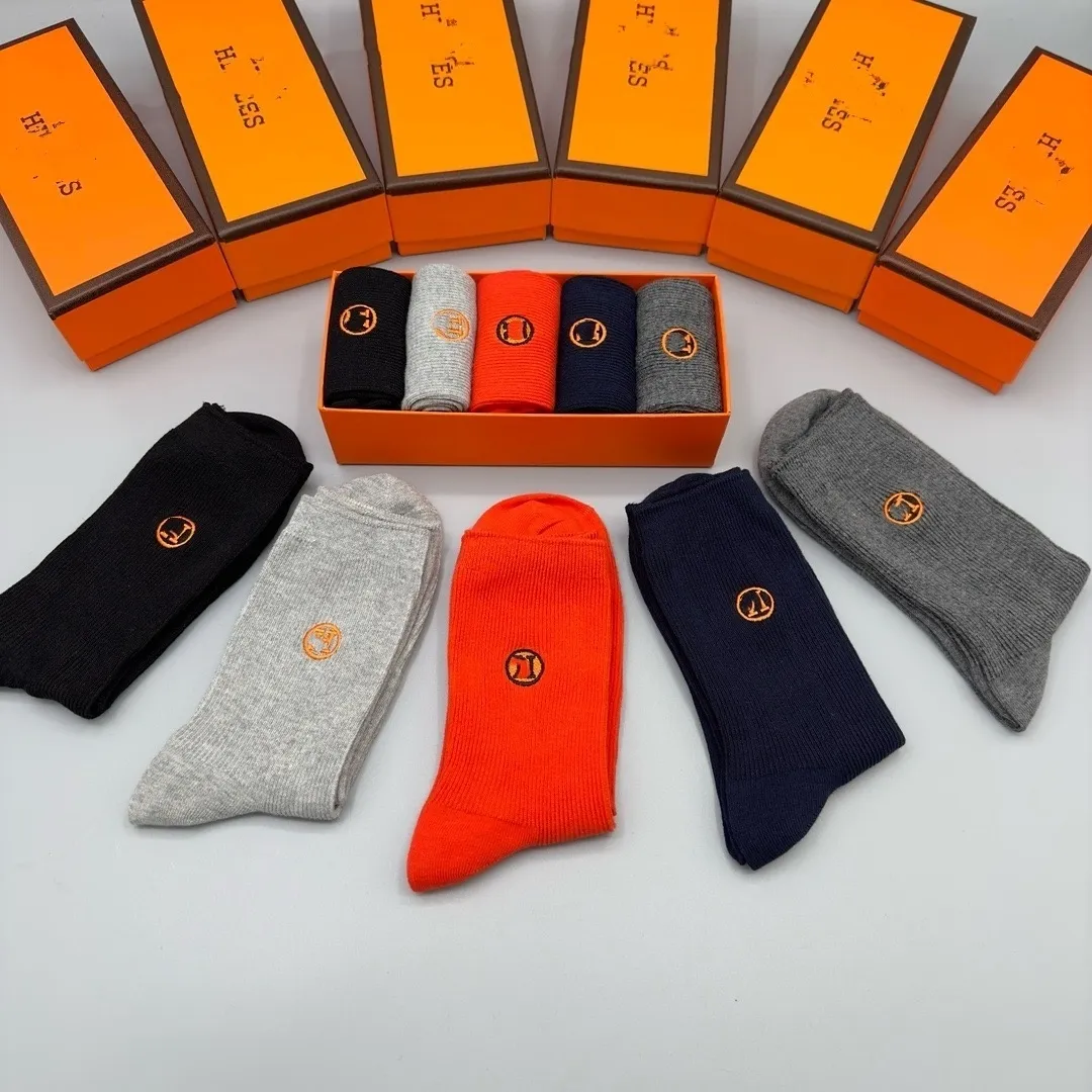Hohe Qualität – Herrenmode-Socken, lässige Baumwolle, atmungsaktiv, mit 5 Farben, Skateboard-Hip-Hop-Sportsocken für Männer