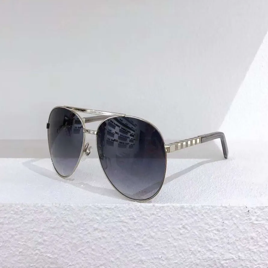Attitude Pilote Zonnebril voor Heren 0339 Zilver Frame Grijs Schaduwrijke Klassieke Zonnebril UV400 Bescherming Brillen met Case289s