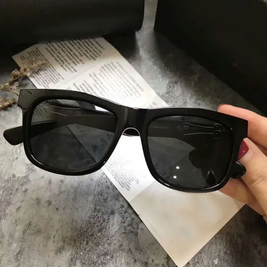 Occhiali da sole neri cool da uomo Occhiali da sole polarizzati Nero con montatura argento e occhiali da sole quadrati neri Sonnenbrille Estate OBARYDOSE270I