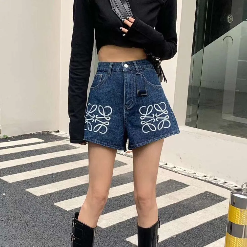 DHgate.com:Designer Denim Shorts: High-Waist Wide-Leg Summer