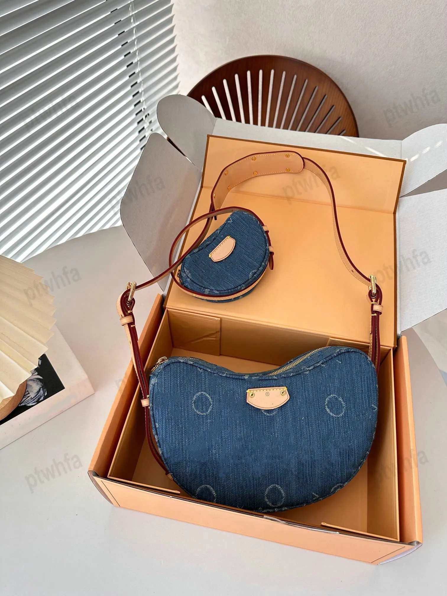 Designer croissantformade väska kvinnor blå denim handväska croissant mm 2pc crossbody med mini dragkedja handväska axelväska m46856 m46828