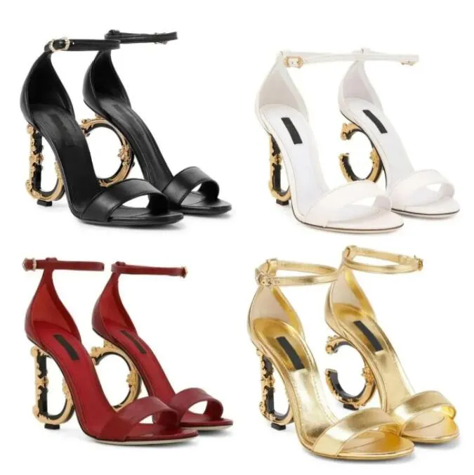 Designer Sandal High Heel Shoe Pump Kvinnor Sandaler LACKER LÄDER SLICE VKLE BUCKLE METAL HOLL