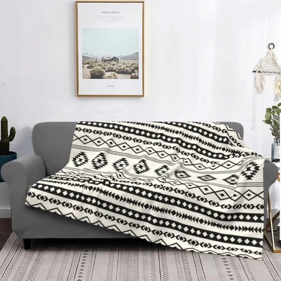 Filtar bohemian aztec svart på grädde blandade motiv filt flanell dekoration super varmt kast för säng soffa plysch tunn quilt245g