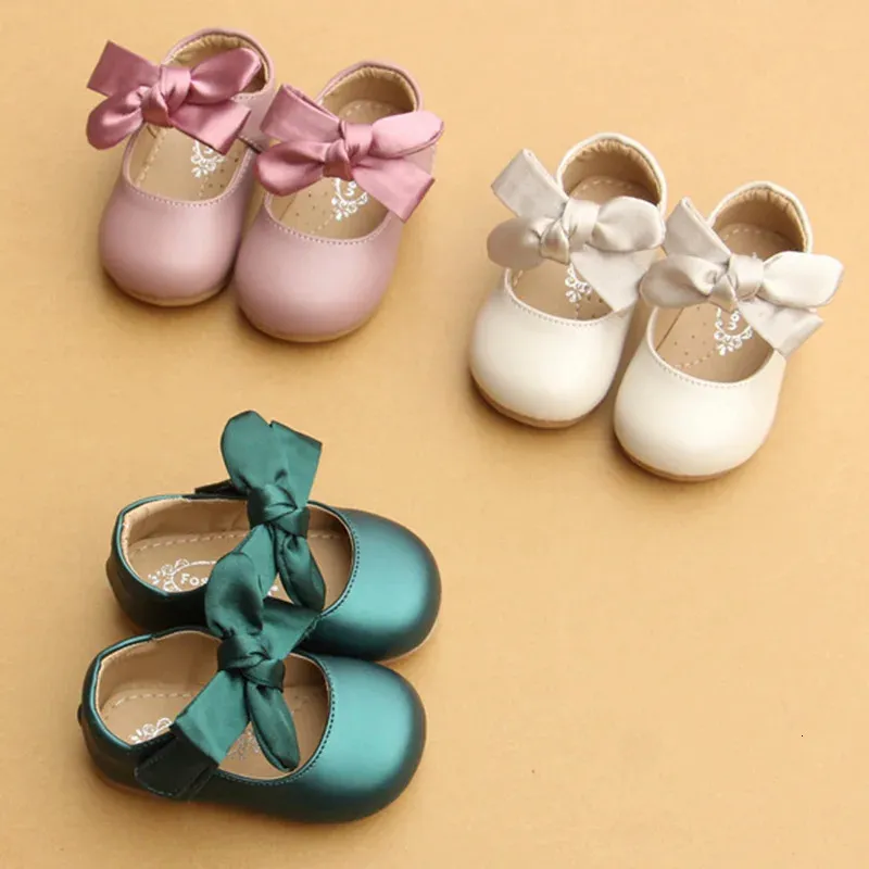 중국 스타일의 bow-knot baby born toddler girl crib shoes pram 소프트 밑창 prewalker anti-slip baby shoes 240220