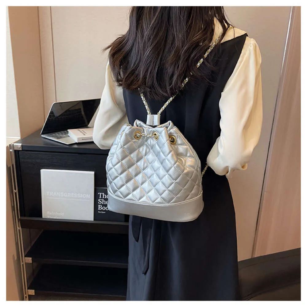 Usine Direct Store Nouveau Xiaoxiangfeng Lingge Sac Seau Japon et Corée du Sud Grande Capacité Épaule Classique Cordon Femmes