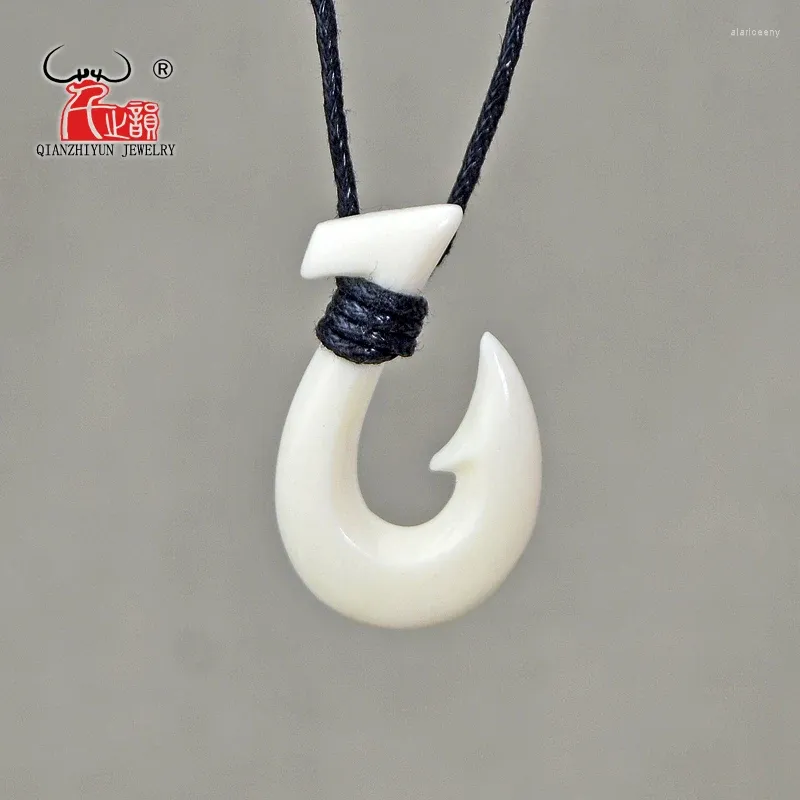 Collane con ciondolo GX001 Gioielli da uomo fatti a mano Tribù primitive Zelanda Maori Yak Bone Fish Hook Choker Collana da donna per il surf