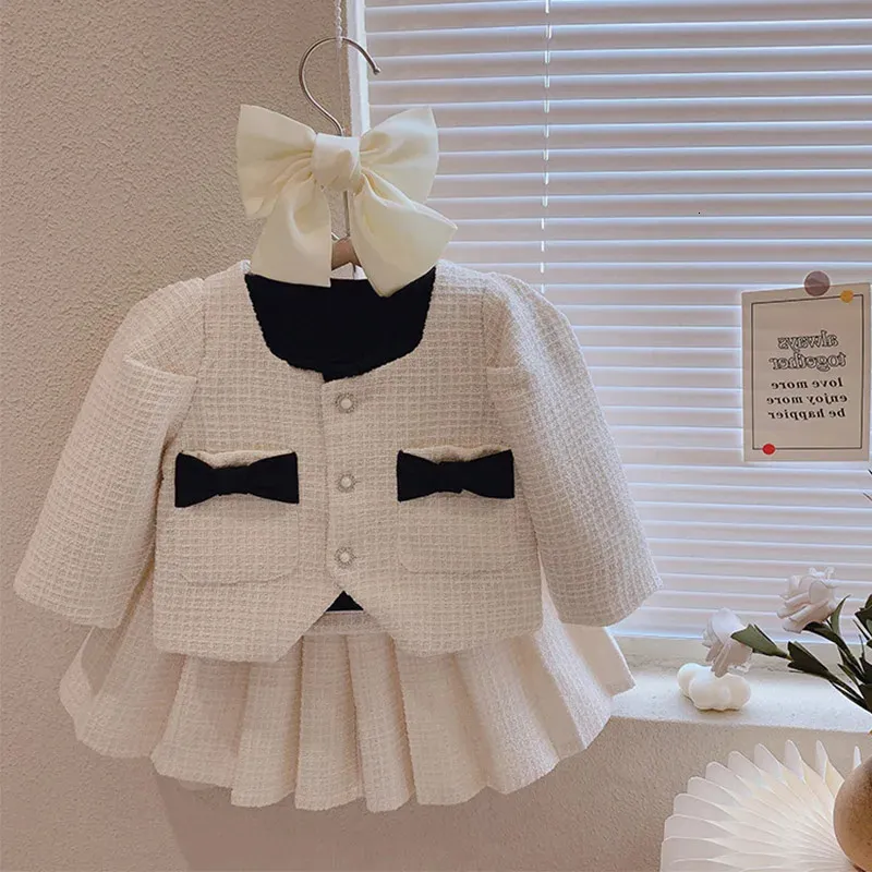 Abiti da boutique per ragazze Abiti invernali Set Abito vintage 110 anni Principessa per bambini Kid 2 pezzi Cappotto e gonna Dolce abito in tweed 240307