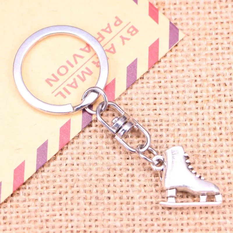 Keychains 20st Fashion Keychain 21x18x6mm Ski Boots hängsmycken Diy Men smycken bil nyckelkedja ringhållare souvenir för gåva