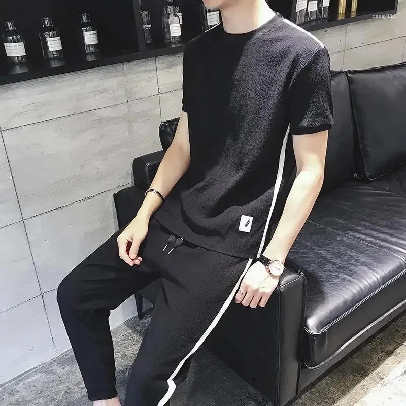 Survêtements pour hommes Survêtement Pas de vêtements pour hommes Costumes de sport gris Gym Homme T-shirt Pantalons de sport Ensembles Pantalons de survêtement Top élégant Kpop