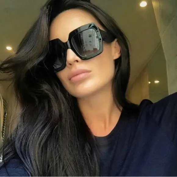 Oversized Square Sunglasses: Black Glitter Gradient, Trendy  display picture 1