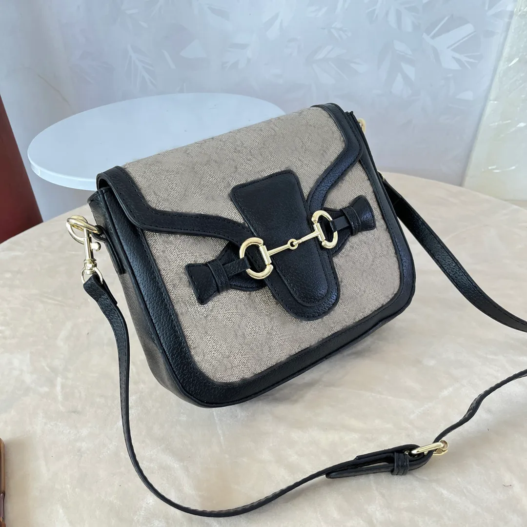 Nuevo bolso cuadrado de alta calidad, bolso cruzado simple y de moda, bolso de color sólido para las axilas, bolso de diseñador