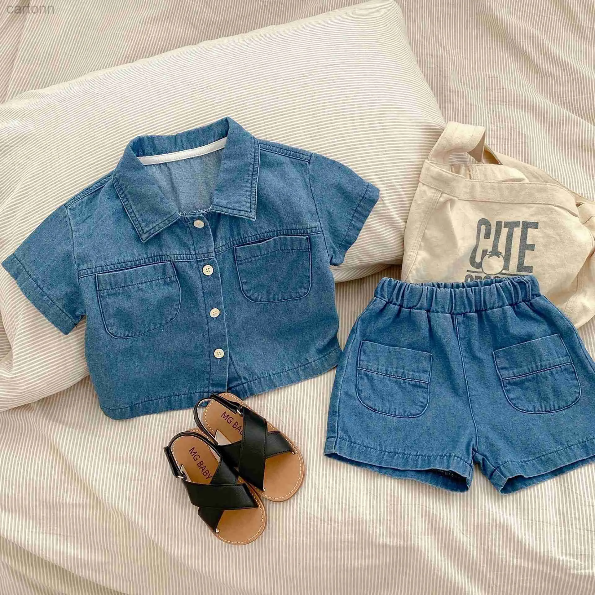 Kläder set sommar spädbarn baby flickor pojkar kort ärm jeans set kläder barn mode kläder bomull barn kläder kostymer barn gåva ldd240311