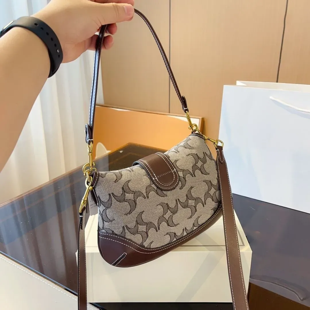 DHgate.com:Coach Soho Leather Crossbody Bag for Men, Black
