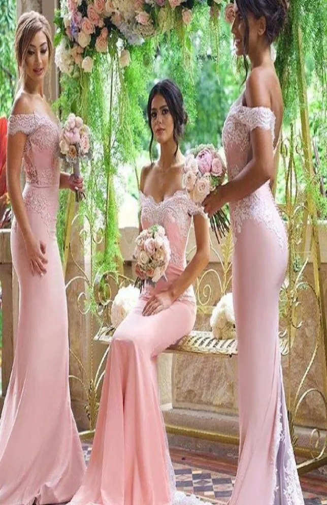 Vestidos de dama de honor baratos de color rosa Apliques de encaje con hombros descubiertos Vestido de dama de honor de sirena Botón trasero Vestidos de invitados de boda de tren de barrido 7787660