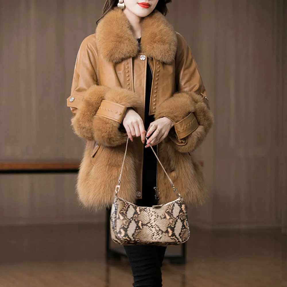 Grass Haining 2023 Fox New Young Genuine Leather Sheepskin Fur Integrated Coat For Women 2176