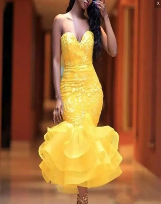 Robes de soirée de cocktail jaune chic chérie dentelle robes de soirée de bal courtes africaines volants à plusieurs niveaux sexy robe d'occasion spéciale 3795955