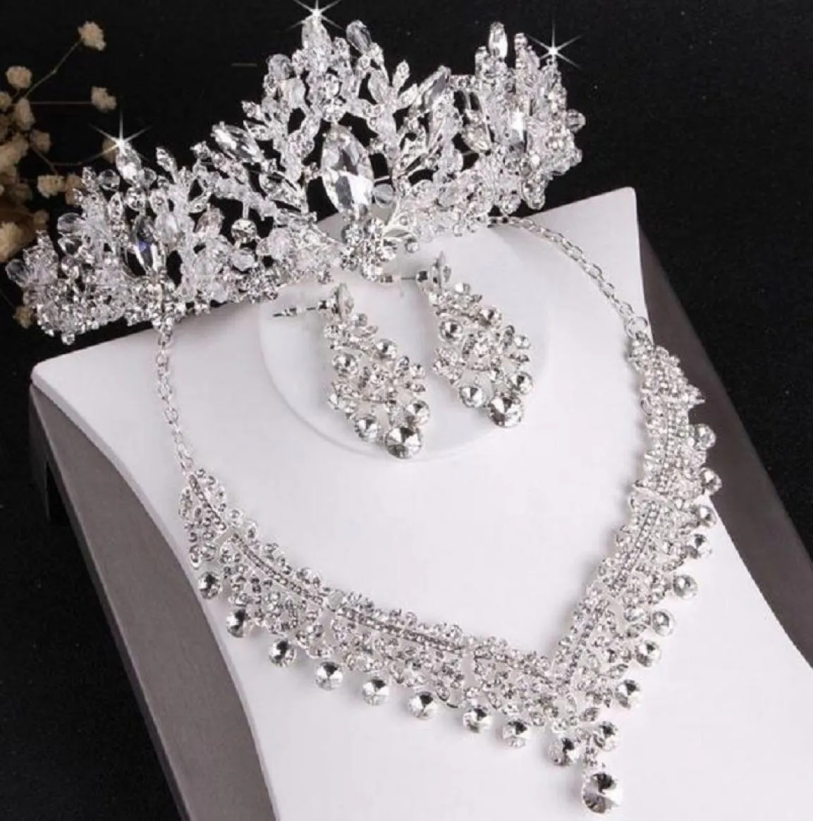 Highend gelin düğün taç başlıkları kolye küpeler üçlü set tasarımcısı beyaz kristal el yapımı ince zanaat5207728
