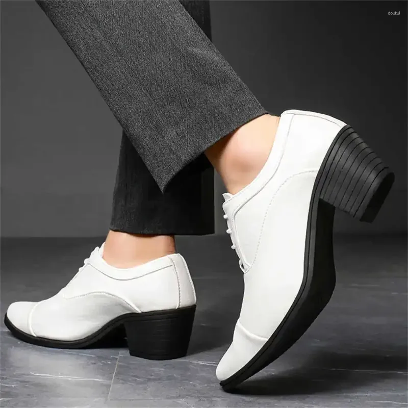 Sapatos de vestido Prom Número 45 Botas Vintage para Homens Marrom Mens Sapatilhas Esportes Cuidador Superior Twnis Sepatu Escola